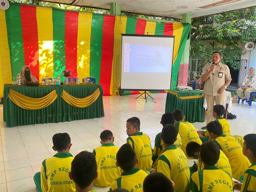 Sosialisasi Pendidikan Pemilih Pemilu 2024: Antusiasme Siswa/i SMP Binaan Khusus Dumai Dibalut dengan Kehadiran Komisioner KPU Kota Dumai